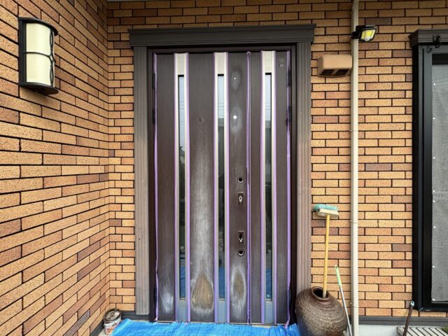 阿見町　玄関ドア補修（ドアフィルム施工）