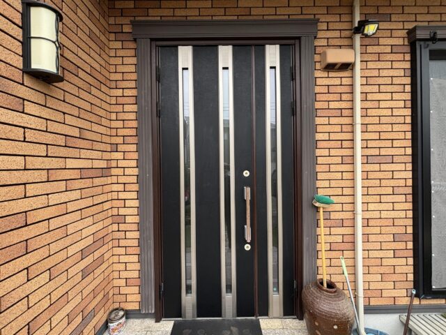阿見町　玄関ドア補修（ドアフィルム施工）