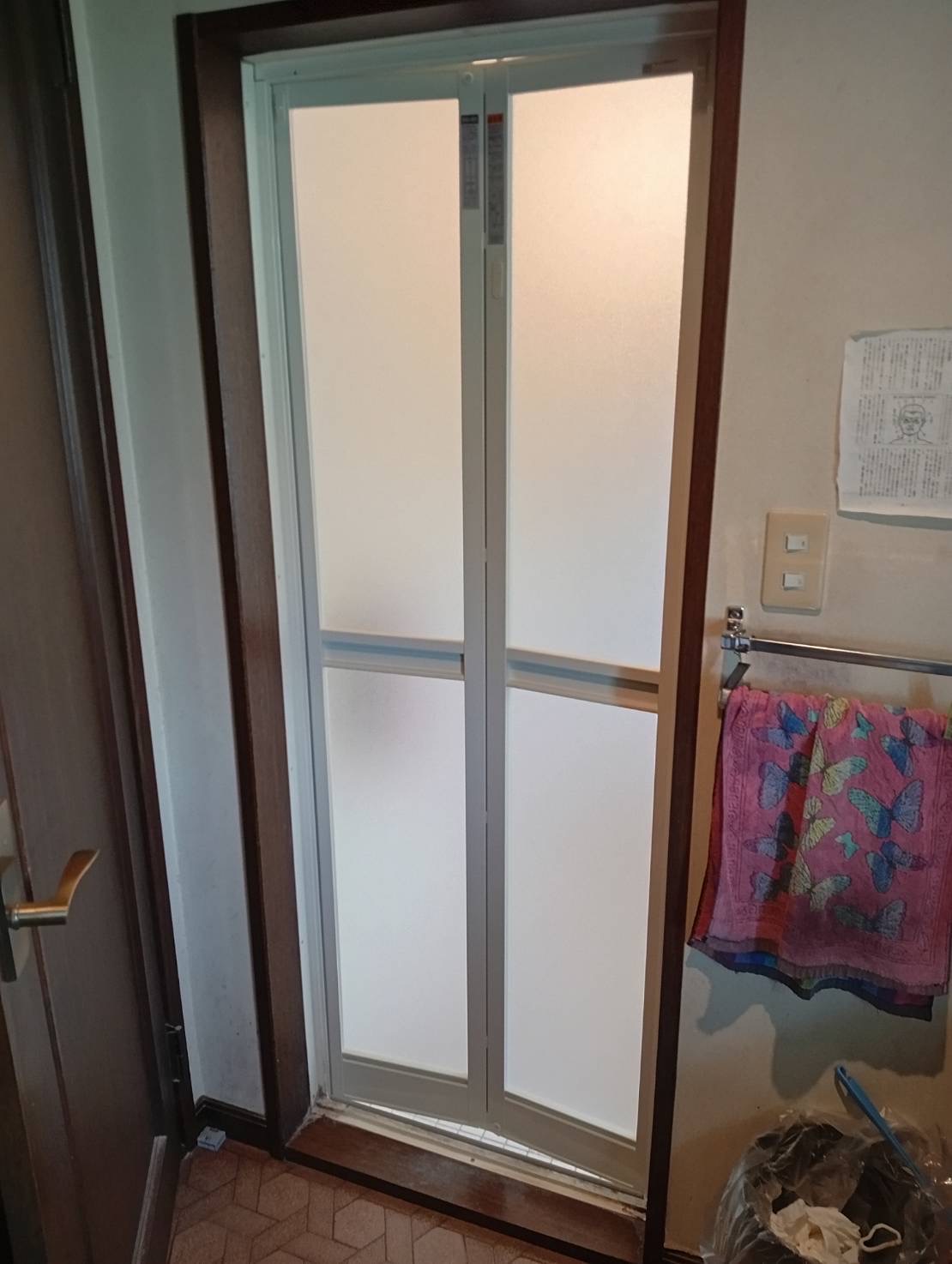 美浦村　浴室ドア交換工事（カバー工法）