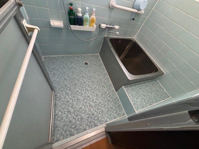 「1日で完了　タイル床から浴室専用シートへ」