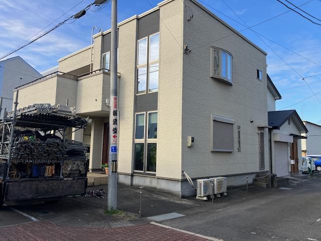 土浦市　外壁塗装工事　明るくきれいな外観に仕上がりました